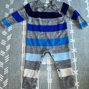Baby gap bodysuit